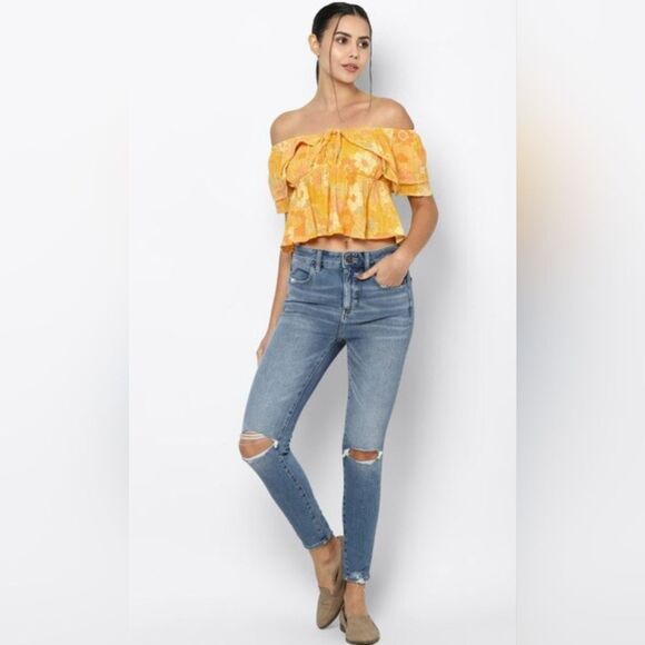 NWT American Eagle Women's Yellow off the shoulder ruffle blouse size S - Picture 4 of 4
